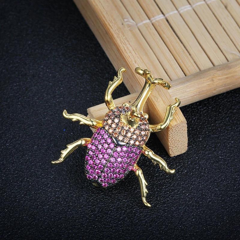 

Europe Style Tianniu Insect Pendant Necklaces New Design Alloy Jewelry Crystal Zircon Necklace for Women Men