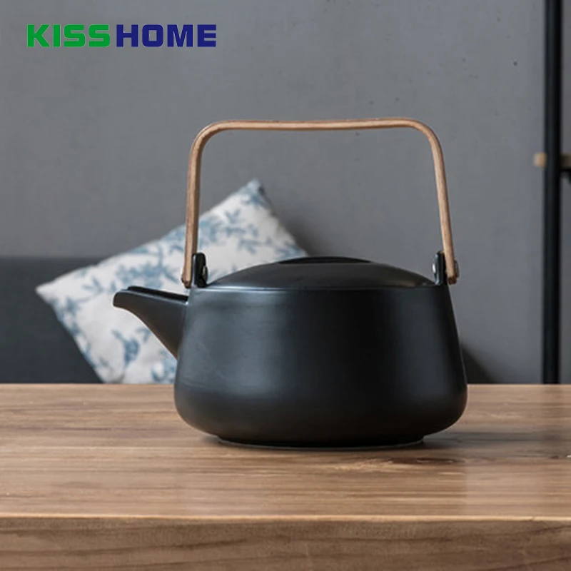 

Nordic Minimalist Creative Tea Coffee Pot Large Capacity 1000cc Black Matte Surface Ceramic Cold Water Coffee Cover Container