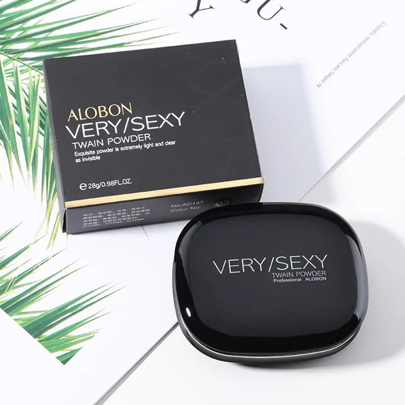 

Natural Girl heart silk feeling meticulous natural powder cake Concealer oil control dry wet dual-purpose powder durable makeup