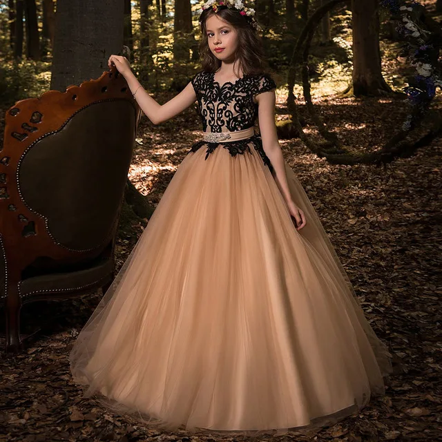 

New Ball Gowns Champange Flower Girl Dresses Princess Birthdays Party Wedding Gowns Hot Tulle Cap Sleeves Black Lace Appliques