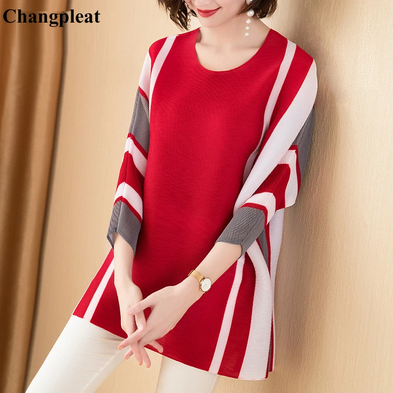 

Changpleat 2019 Summer New stripe Women T-shirts Tide Miyak Pleated Fashion Tees loose O-neck Large Size 3/4 Sleeve T-shirt Tide
