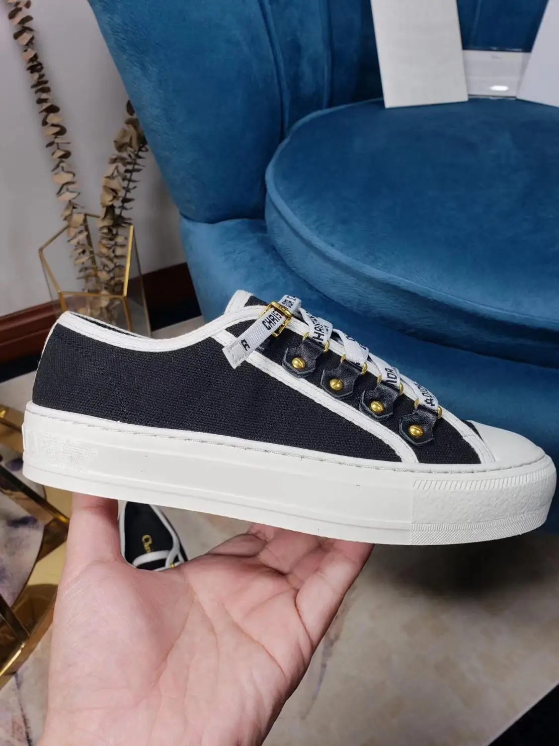 

Couple model, D heavy industry series, original imported calfskin, 3D printing color graffiti patterns, exquisite luxury,