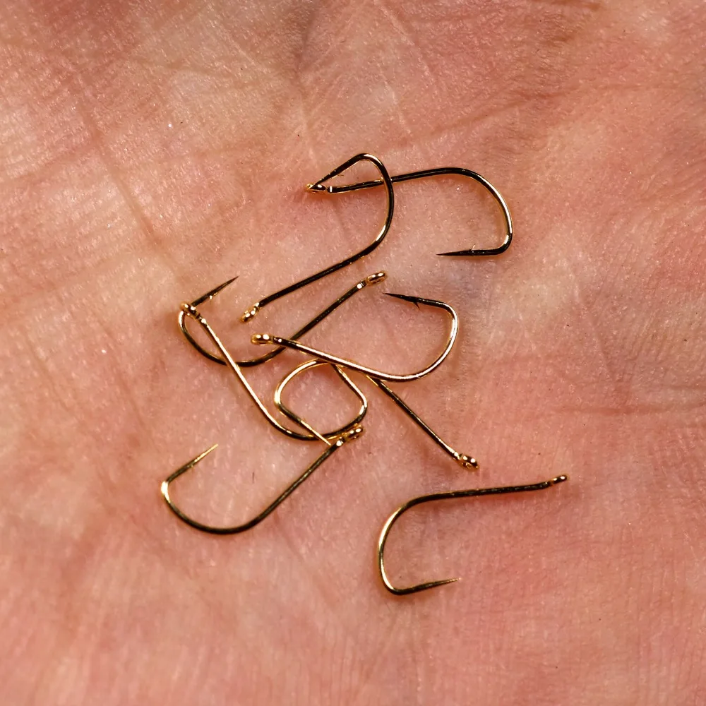 

20PCS Fine Wire Dry Fly Hook Golden Red Color Fly Tying Hook Sharp Tip Small Fly Fishing Tying Hooks for Small Trout