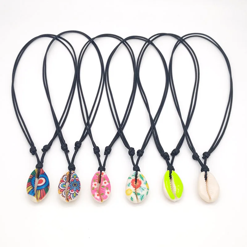 

Ethnic Bohemian Printed Shell Necklace Pendant Hippie Adjustable Puka Sea Shell Choker Necklace for Women Boho Beach Jewelry