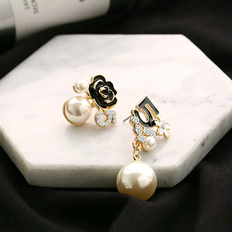 Длинные серьги подвеска на цепочке Pearl Number 5 от известного бренда дизайнерские