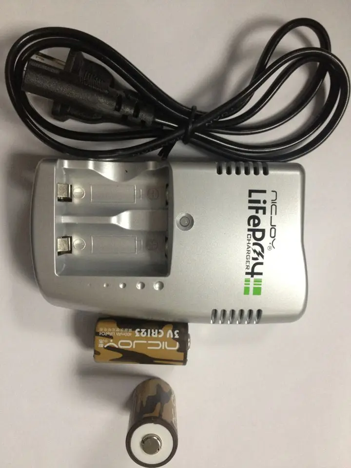 

good quality/ 400mAh 3v CR123A rechargeable LiFePO4 battery lithium battery with charger /2pcs batteries+1pc charger