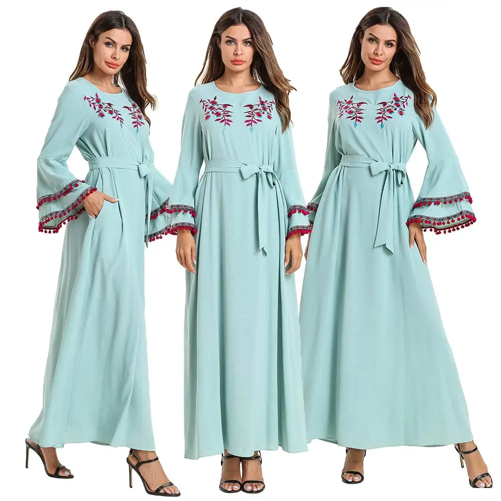 

Fashion Indian Turkey Women Long Dress Round Neck Flare Sleeve Maxi Dresses Tassel Pompoms Embroidery Design Muslim Ramadan New