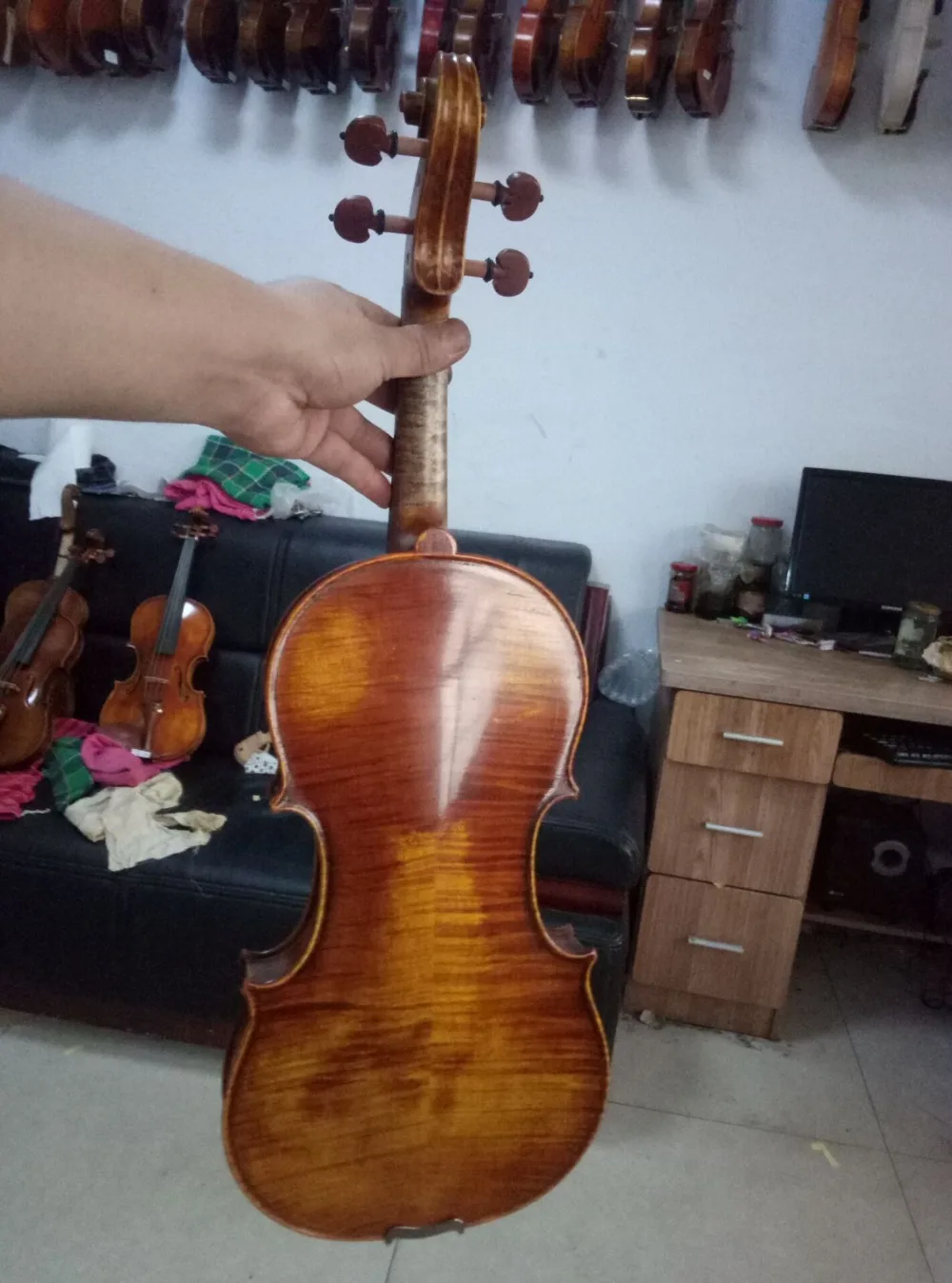 

Top quality 4/4 violin Amati model 1566 flamed maple back old spruce top