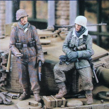 

Scale 1/35 ancient crew include 2 (NO TANK ) figure Resin Model Unpainted