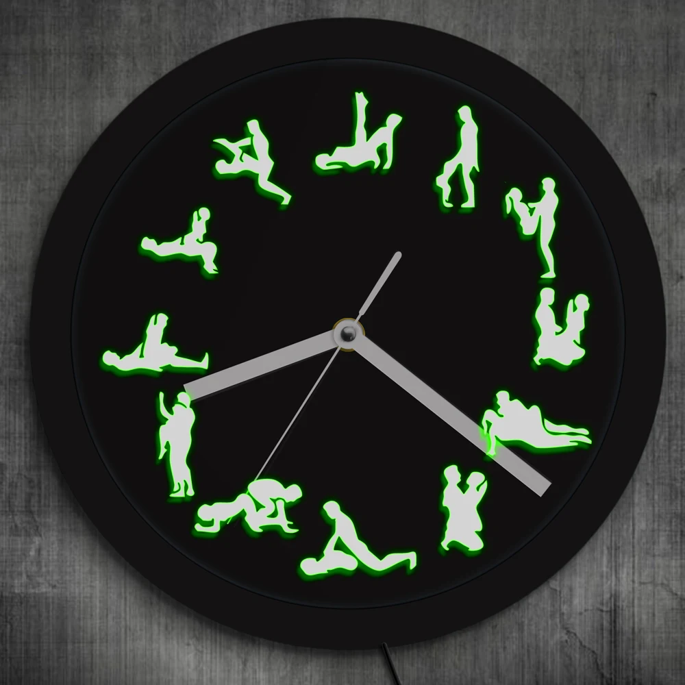 Часы с позами на циферблате картинка