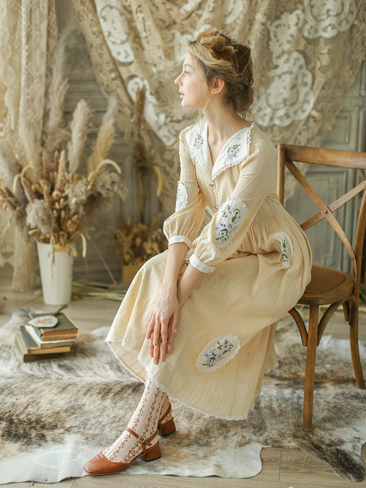 

LYNETTE'S CHINOISERIE Autumn Spring New Original Design Women Slim Vintage Mori Girls V-neck Lapel Embroidery Cotton Dresses