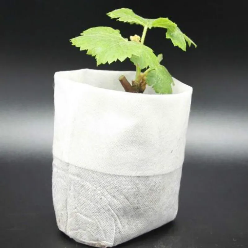 1set=100Pcs! New non-woven fabric seedling bag 8*10cm nursery pocket for garden tool potato planting grow bag Nursery Pots