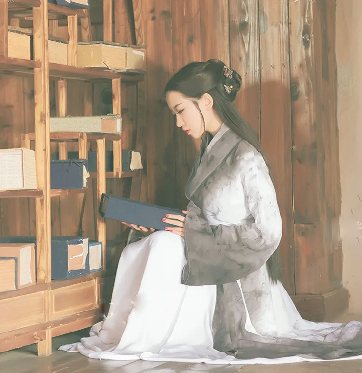 Баи Цянь краска чернил окрашенная черный белый градиент Hanfu костюм фильм Once Upon a Time Forever Love длится в персиковых кустах
