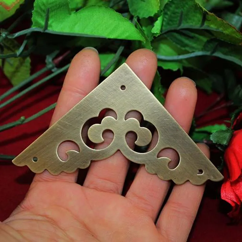 

Brass Furniture Coner Door Cover Embellishment Findings Wood Wine Box Triangle Corners Antique Bronze Lucky Cloud Protector