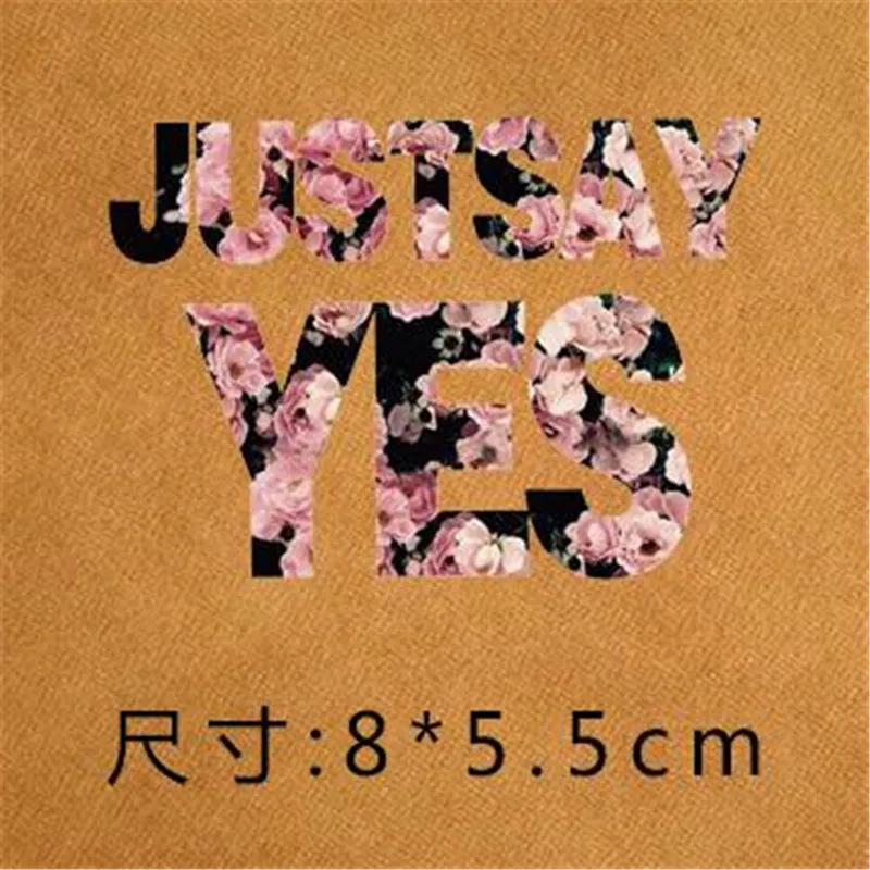 Женская футболка с термопереводом байкерские пластыри надписью JUST SAY YES для