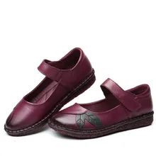 Женская обувь высокого качества; Новинка года; сезон весна; дышащая повседневная обувь для мам; обувь с закрытым носком на плоской мягкой подошве среднего возраста