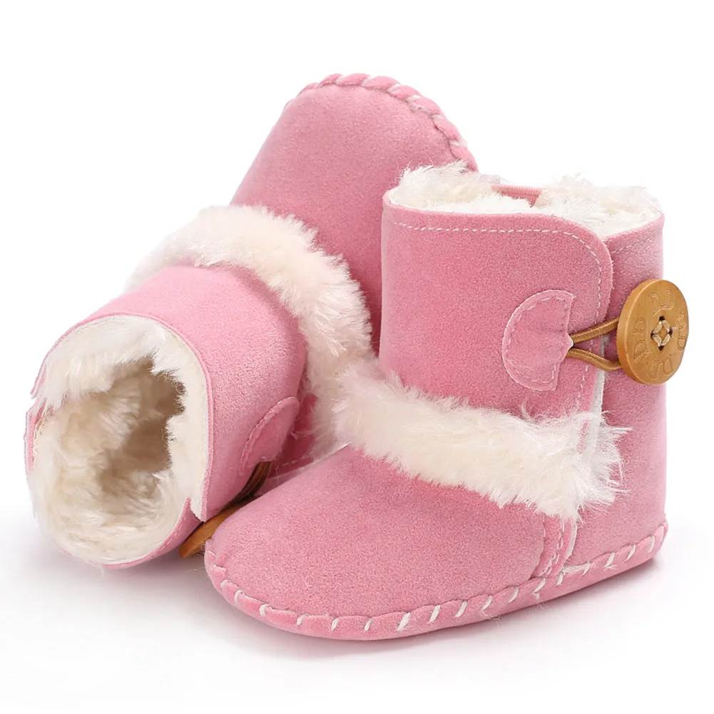Милая детская одежда для маленьких девочек Зимние сапоги для мальчиков Нескользящие зимние Обувь на теплом меху сапожки связанные крючком пинетки Новорожденный инфантил мягкая подошва Мокасины; женская обувь на плоской подошве; обувь - Color: Pink