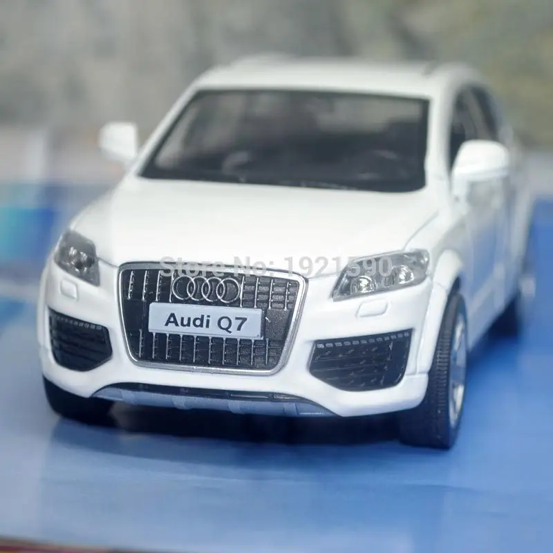 UNI 1/36 масштаб оттягивающийся автомобиль игрушки Германия Audi Q7 SUV литая модель металлическая модель автомобиля игрушка для коллекции/подарка/детей