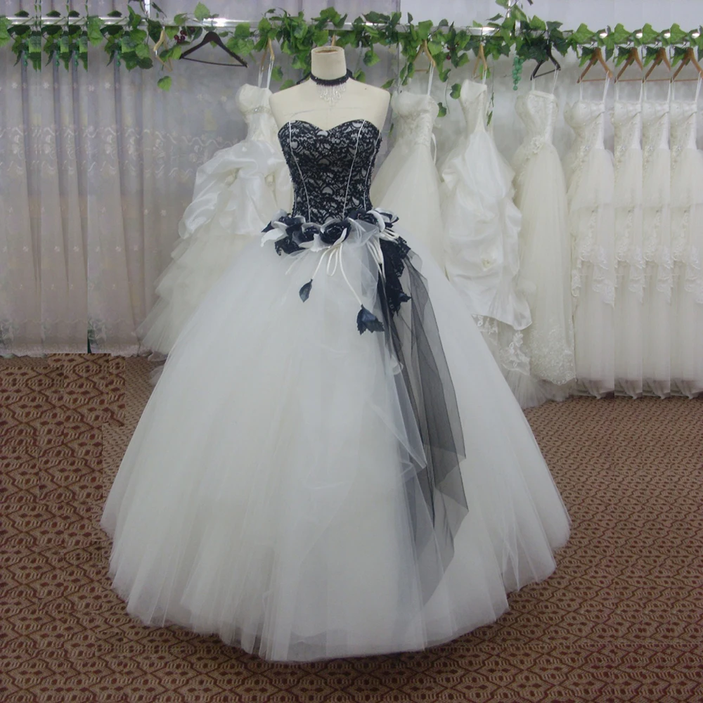 Black and White Gothic Wedding Dress Ball Gowns Appliqued Lace