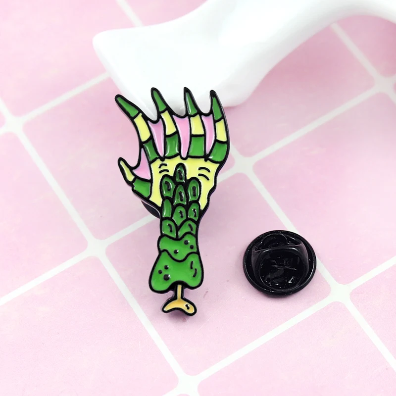 New Arrival Green Scaly Hand With Web Shape Brooch Personality Rock And Roll Punk Style Pins Best Gift For Friend Cute | Украшения и