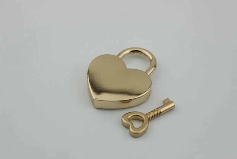 bag hardware