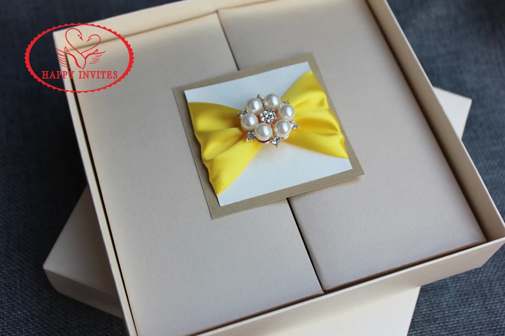 HI2020 - 05 Luxury Silk Invitation Box with Gold Foiling