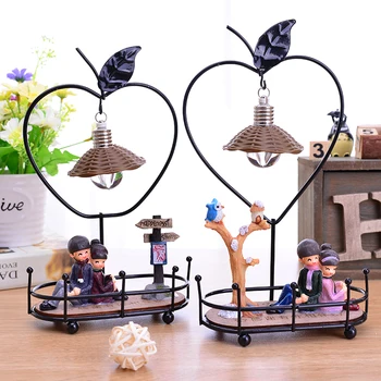 

Random Style Couple Lovers miniaturas LED Night Light Cartoon Resin Craft home decoration accessories birthday gift