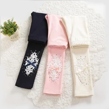 Леггинсы для маленьких девочек новые осенние хлопковые кружевные леггинсы для детей от 2 до 7 лет, детские брюки облегающие брюки