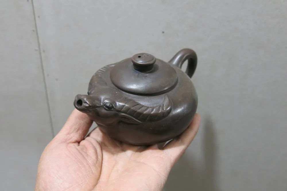 

Old Chinese Handcraft Enameled YiXing Zi Sha Clay (Purple stoneware) Teapot ,Cattle,no.6.with mark,Free shipping