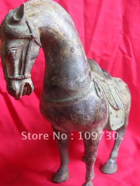 

Qing Dynasty (1736-1795) bronze statue of horse 30cm X 25cm X 10cm