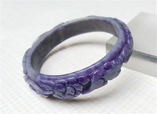 

NEW UNIQUE VINTAGE HAND-CARVED CHINESE PURPLE JADEITE JADE BANGLE BRACELET 64MM a 5.19