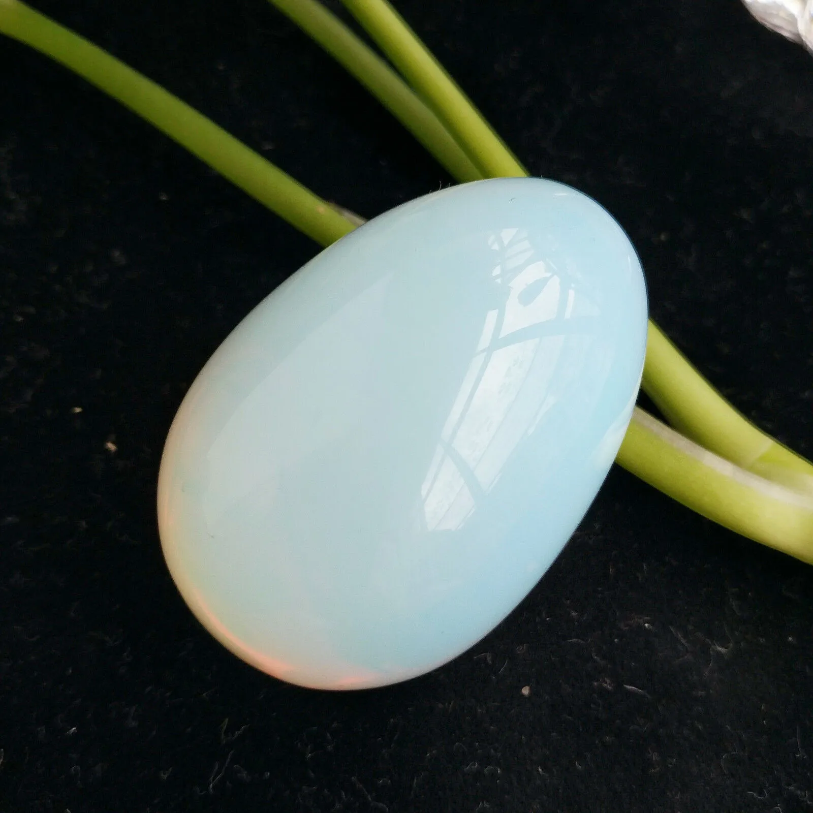 

random natural stone beautiful opal quartz crystal massage egg reiki healing home decoration for sale