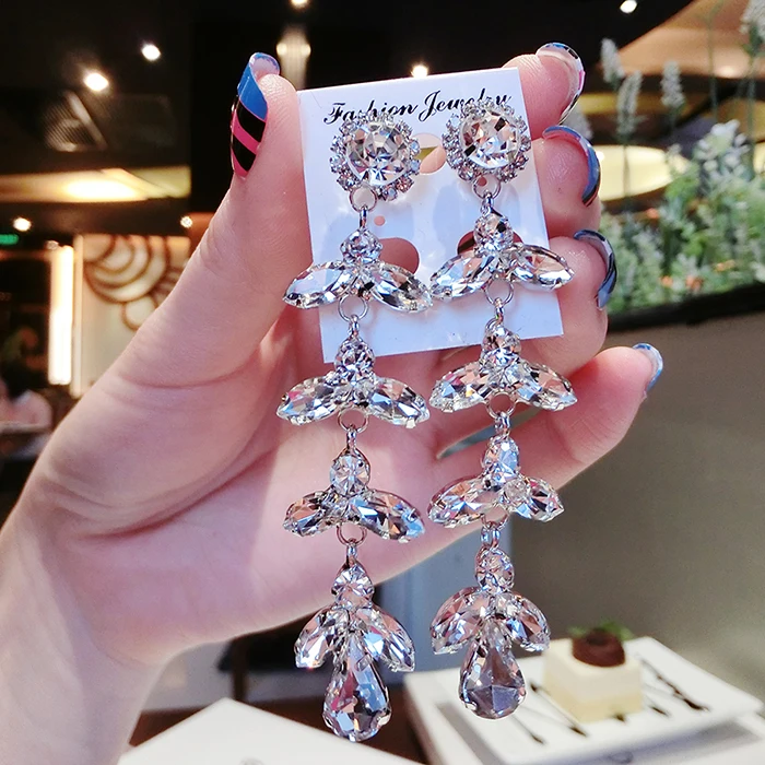 

Love to enjoy a long piece of jewelry post white artificial crystal earrings Silver Jewelry