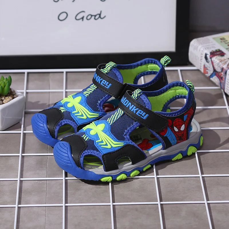 Брендовые новые детские пляжные сандалии для мальчиков летние детские туфли с закрытым носком Человек-паук спортивные сандалии для