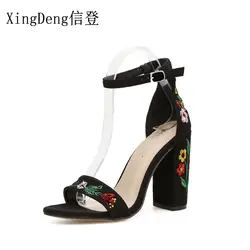 XingDeng/пикантные вечерние свадебные модельные туфли с цветочным принтом и ремешком на лодыжке; женские босоножки на высоком толстом каблуке