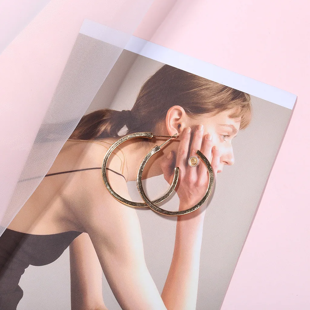 

Round earrings simple European and American INS style earrings wild ladies fashion jewelry Gold Round Earring Personality 5.16