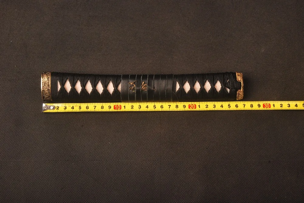 Высококачественная ручка для каттлехидов Tsuka Black Silk Ito натуральная белая Rayskin и