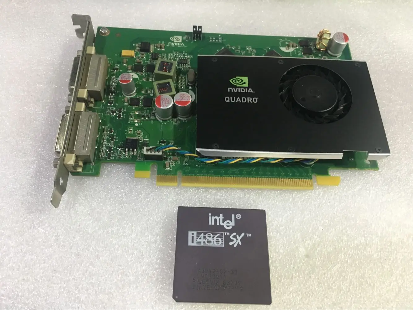 

Leadtek original NVIDIA Quadro FX380 256MB professional card medical graphics card dual DVI low power display card