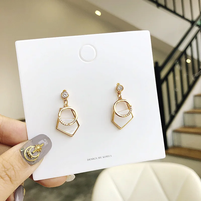 

Korea Fashionable Temperament Pendant Earrings Personality Fashionable Short-haired Bohemian Wind Earrings For Women