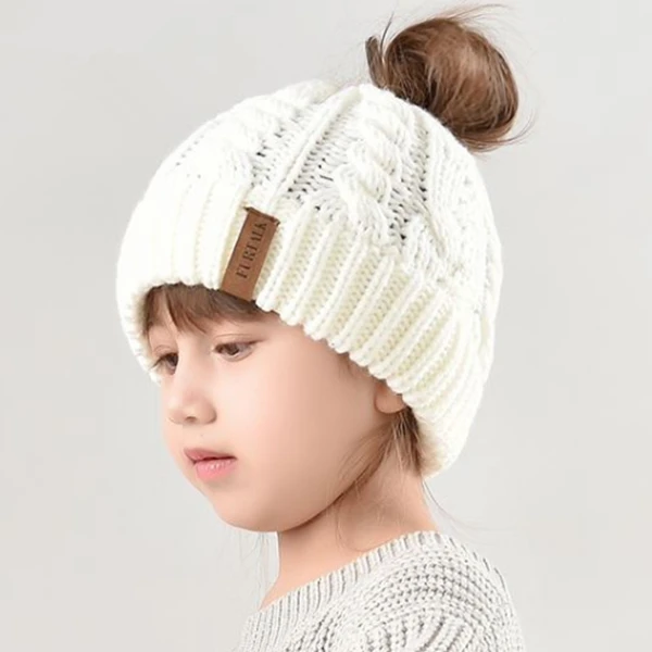 Kids White FURTALK хвост шапочка шапка Для женщин зимние круглые шапки без полей для детей для маленьких девочек вязаная зимняя бегун грязный булочка шапка с отверстием для хвоста Кепки - Цвет: Kids White