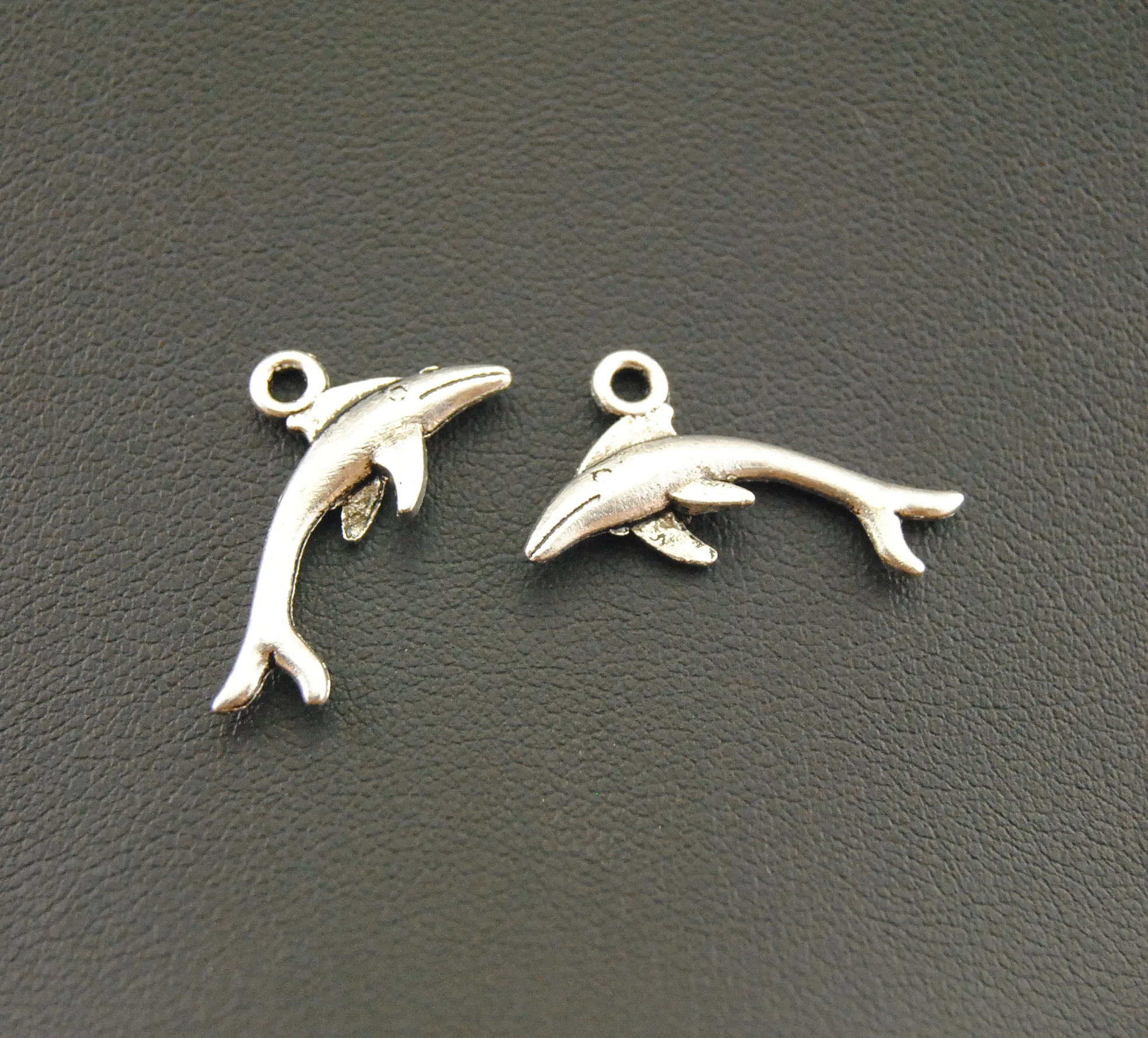 10pcs Antique Silver Dolphin Ocean Charms Bracelet Necklace Jewelry
