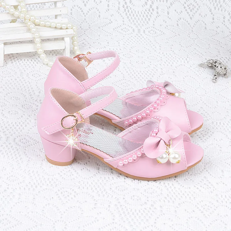 Летние босоножки для девочек для детей каблуке обувь принцессы для девочек маленькие дети детская обувь с бантом Бисер модные кожаные туфли