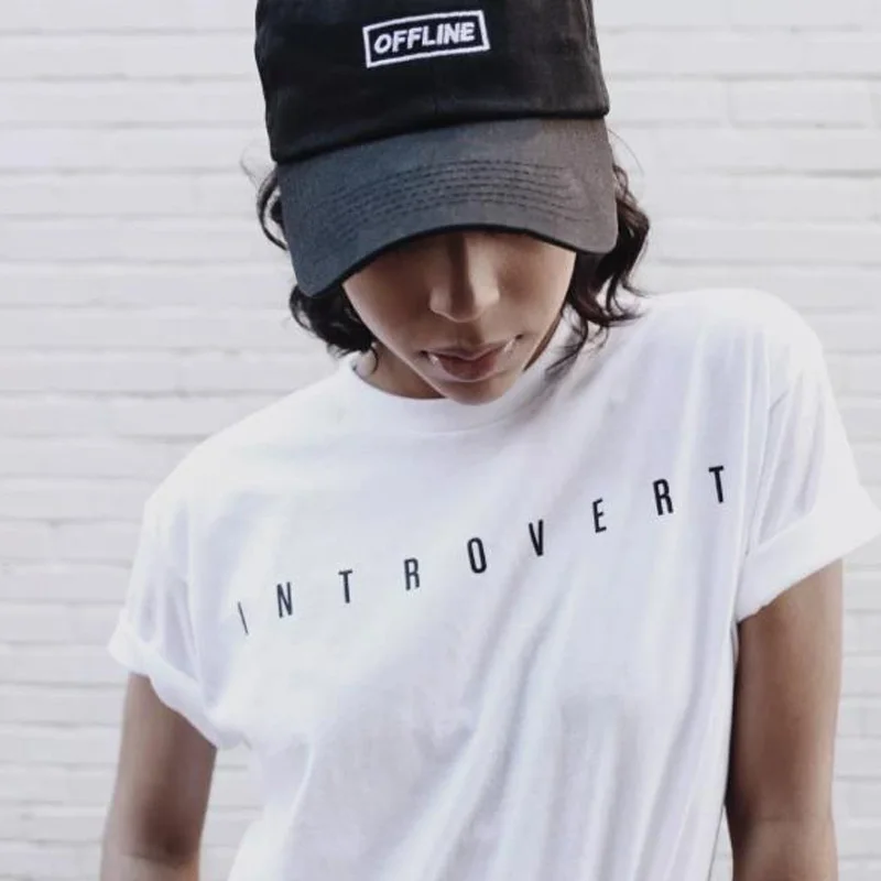 Женская футболка Introvert Liza Koshy хлопковая с короткими рукавами и круглым вырезом