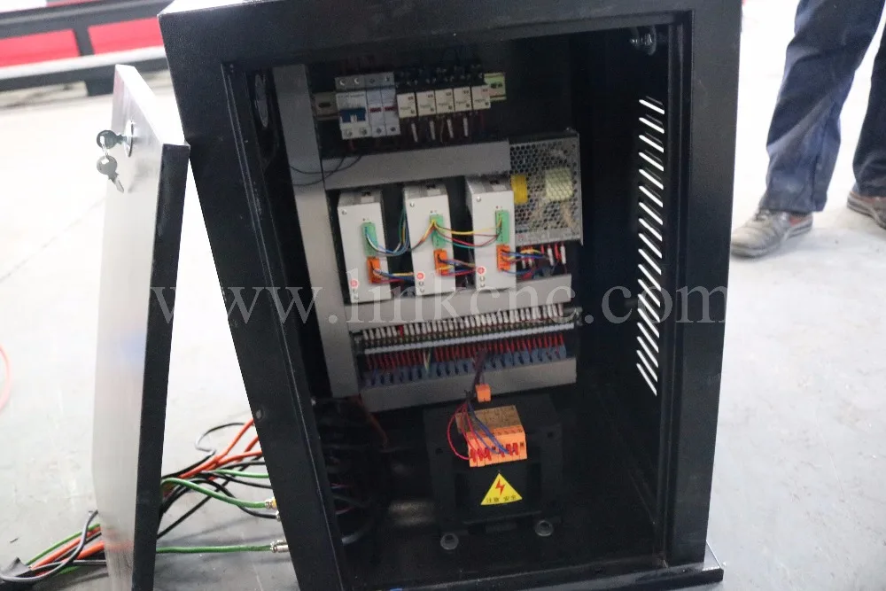 Низкая цена 1560 2040 плазменная резка/точность jinan cnc плазменная/лазерная резка и