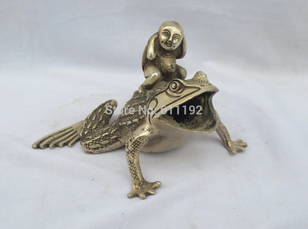 

Chinese Folk art handmade Lucky Golden Toad sculpture/statue,Tibet silver Metal crafts