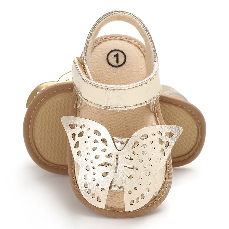 Летние детские сандалии для маленьких девочек; роскошные кожаные туфли с золотыми бабочками для новорожденных; модельные туфли; модные сандалии для дня рождения; D40