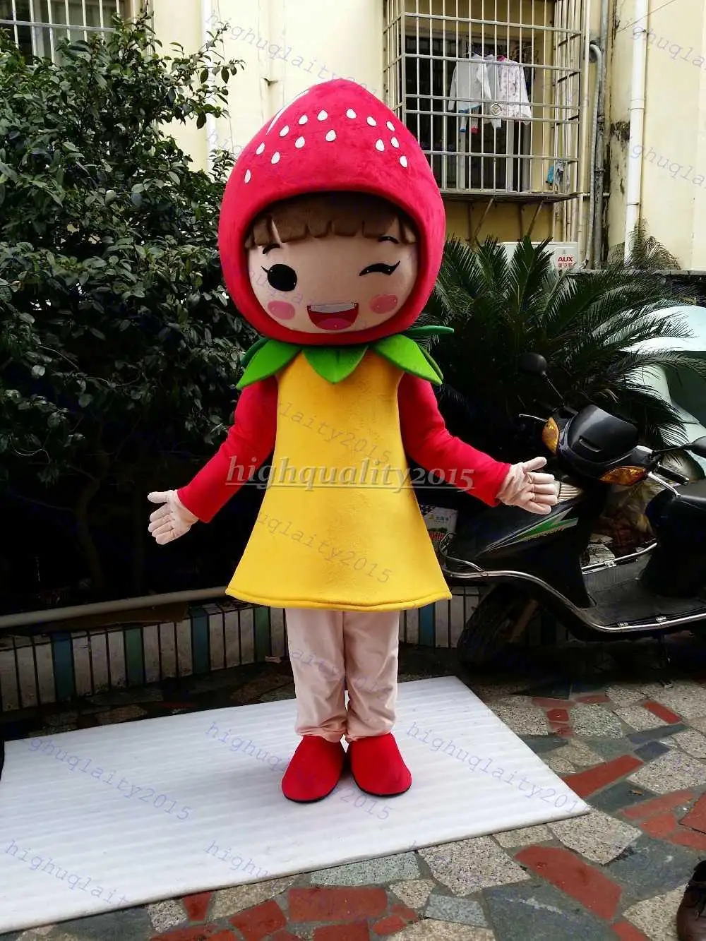High quality Fruit STRAWBERRY MASCOT COSTUME Cartoon character ADULT mascot Costumes