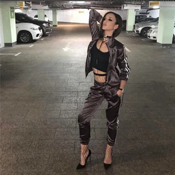 

Fashionable Women's 2 Pieces Outfits Zipper Tops and Sweat Pants Tracksuit Set Female Sportwear S-XL