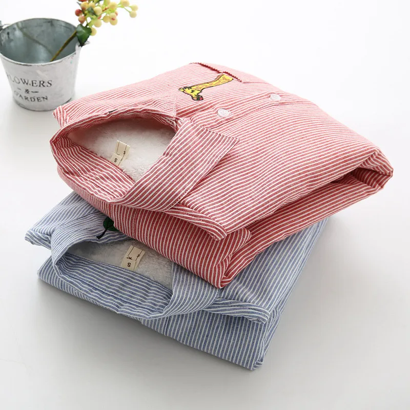 

2017 new fashion female Giraffe embroidery shirts women fresh cotton office blouse collar ladies inside shirts stripe warm tops