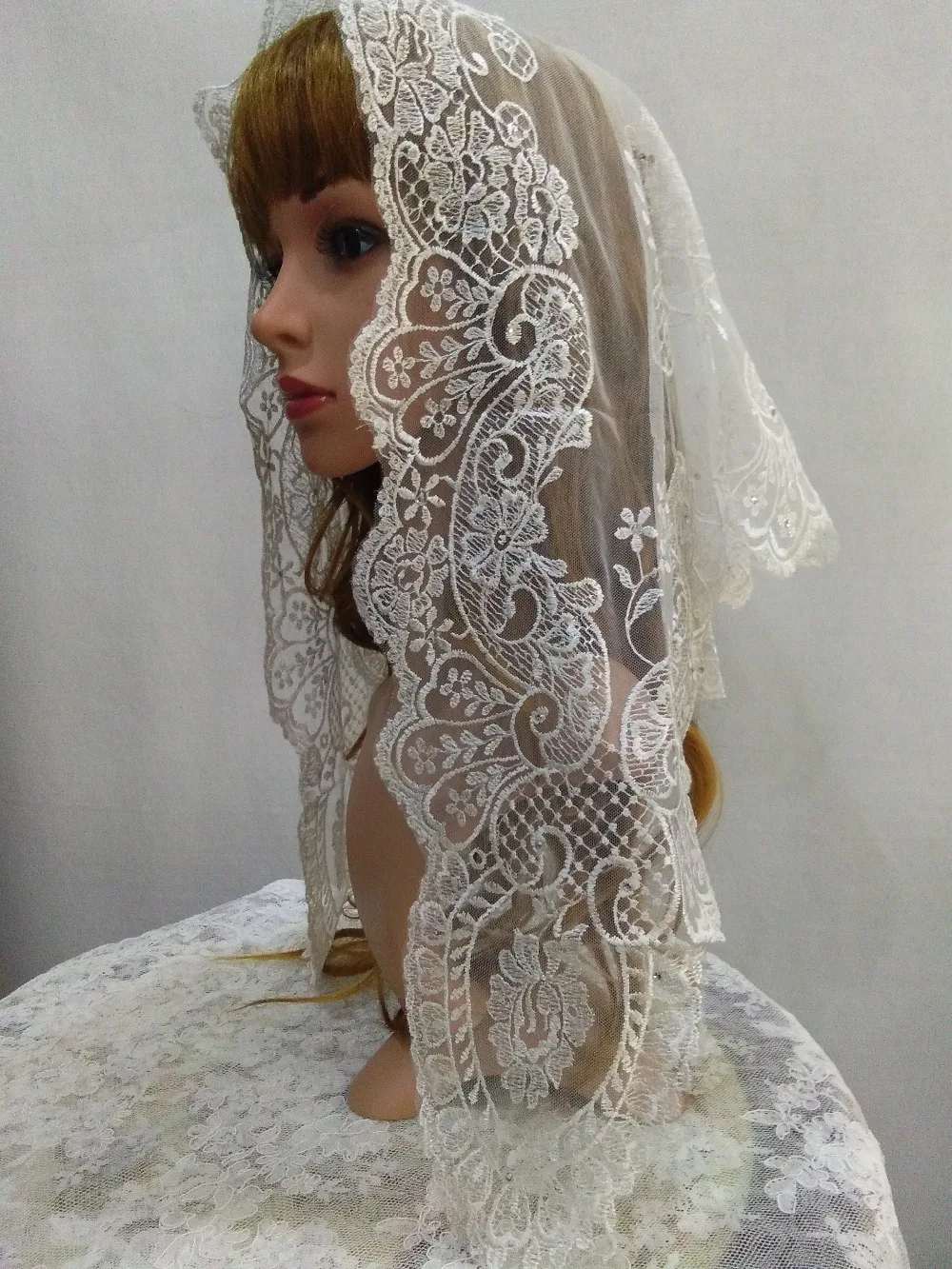 

White Beading Spanish Lace Mantilla Chapel Lace Veil retail